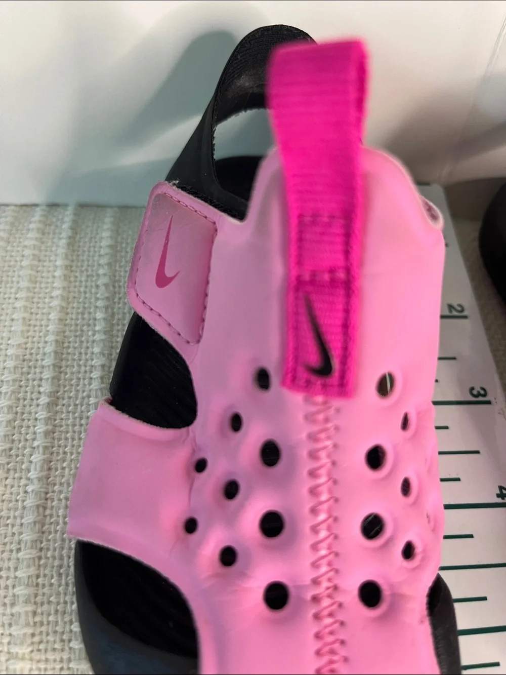 Nike Kids Pink & Black Water Sandals, toddler size 7 child, Swish, lightweight